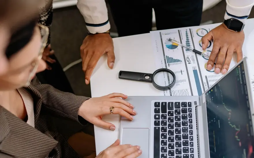 Growth marketing B2B industrial, crecimiento sistemático y medible