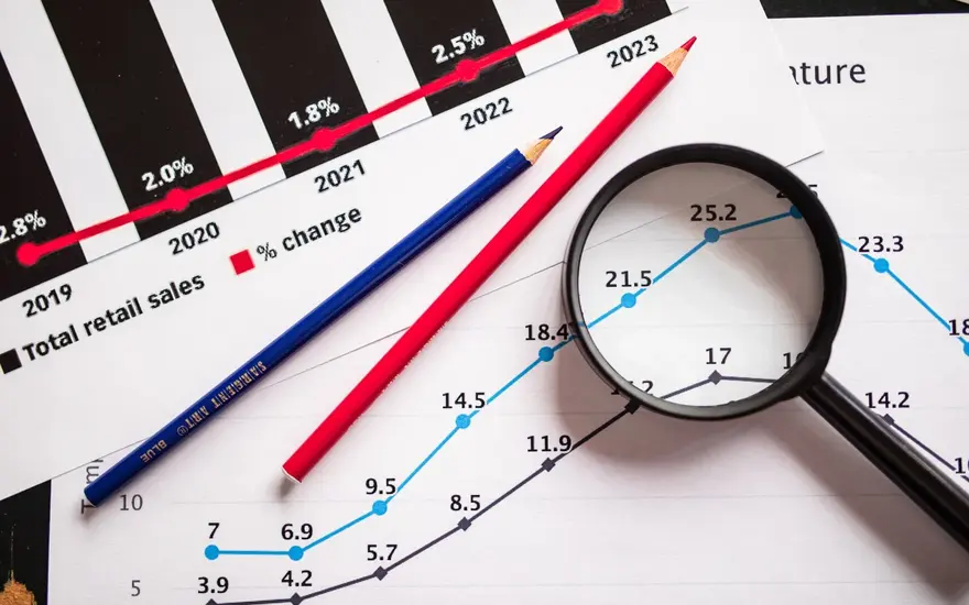 Pipeline comercial B2B, etapas y KPIs gestionados con CRM